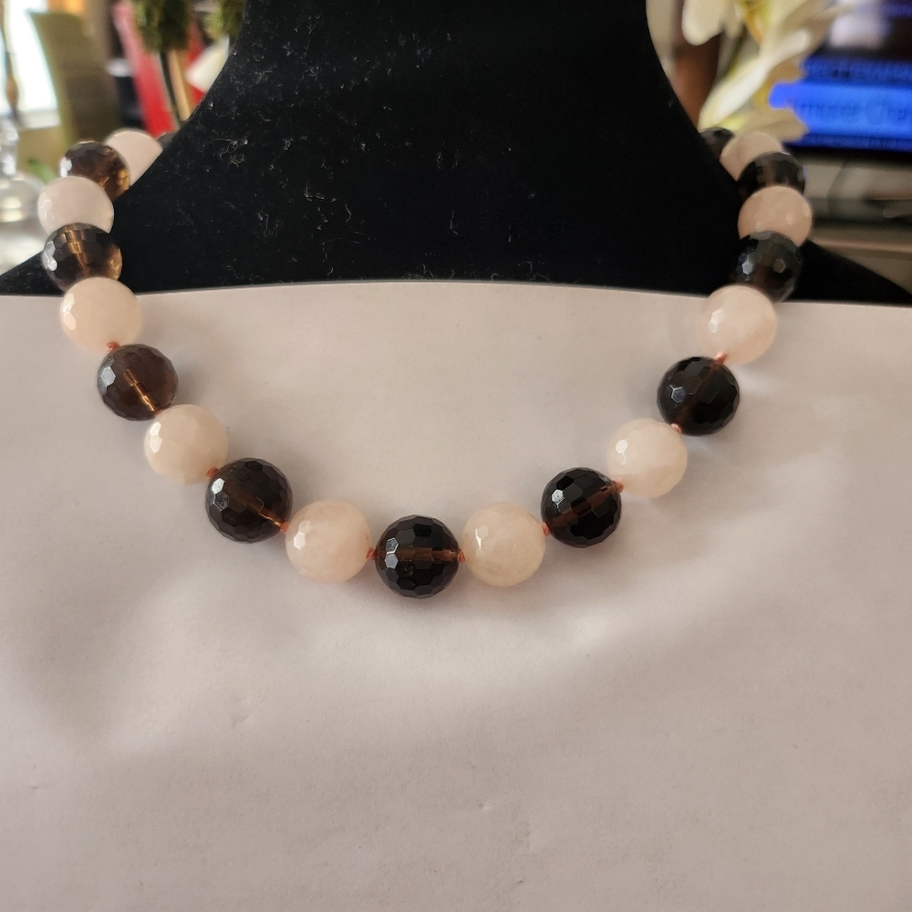Gorgeous sterling silver 925 necklace with stones